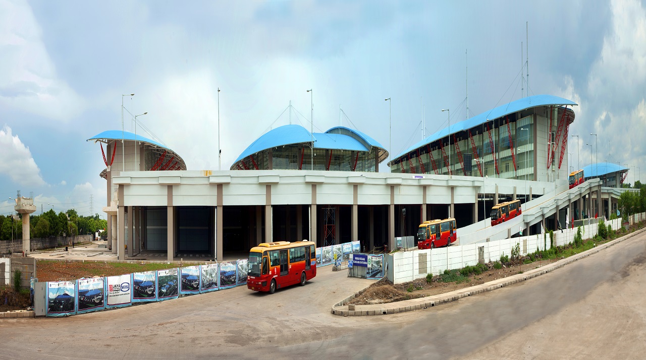 Terminal Bus Pulo Gebang Jakarta